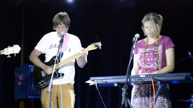 The WeWills (Молотов Коктейль) - Сержант Петров смотреть онлайн