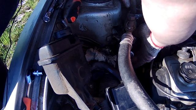 Замена жидкости в гуре Мицубиси Каризма смотреть онлайн