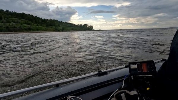 Поведение Kitt Boats 370 НДНД Кашалот на волне