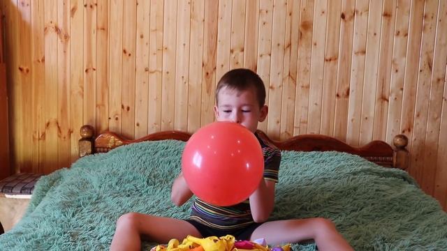 Красный шарик где же ты. Ярослав и много шаров смотреть онлайн