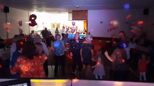 UK:DJ - Double Gig Log смотреть онлайн
