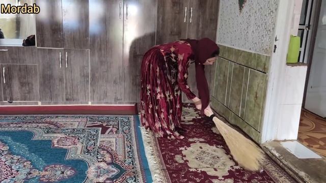 Tearing up the divorce papers and dealing terribly with the unfaithful husband and his second wife. смотреть онлайн