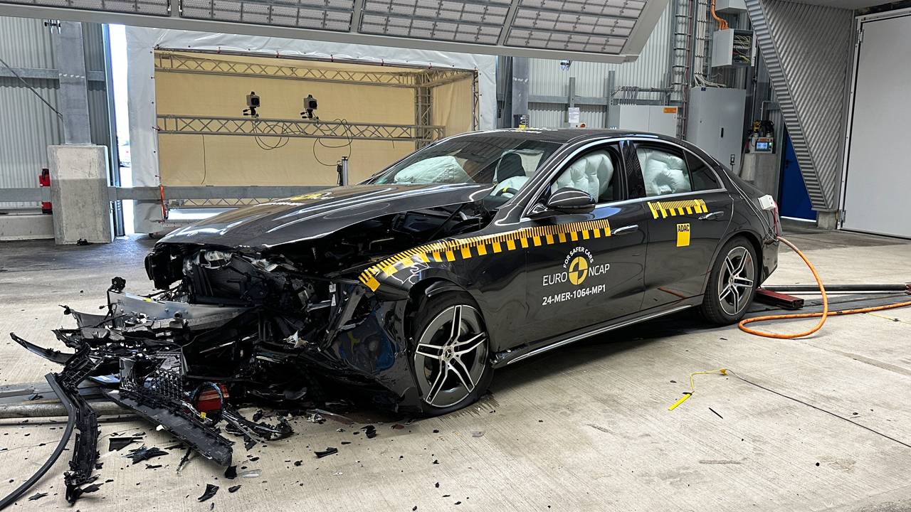 Краш-тест нового Mercedes-Benz E-Class 2024 от Euro NCAP на CarMaps.Ru смотреть онлайн