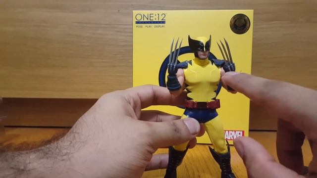 Mezco 1:12 tiger stripe wolverine смотреть онлайн