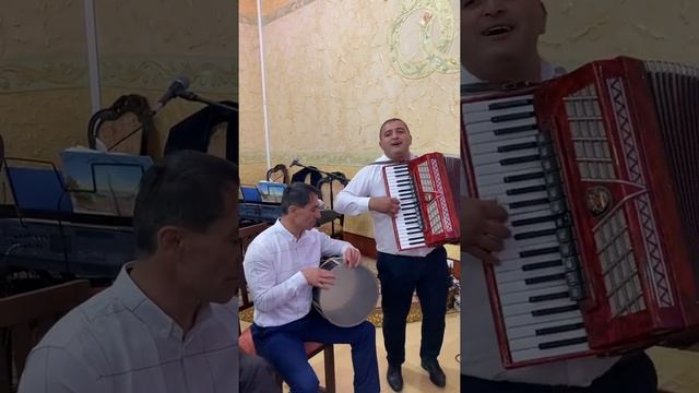 Мурад и Гъази в кругу друзей. смотреть онлайн