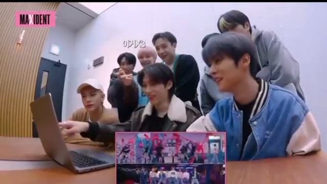 смешная озвучка Stray Kids:)