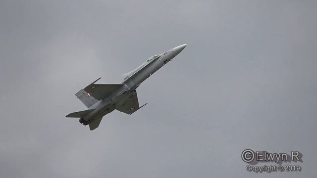 F-18c Hornet RAF Cosford Airshow смотреть онлайн
