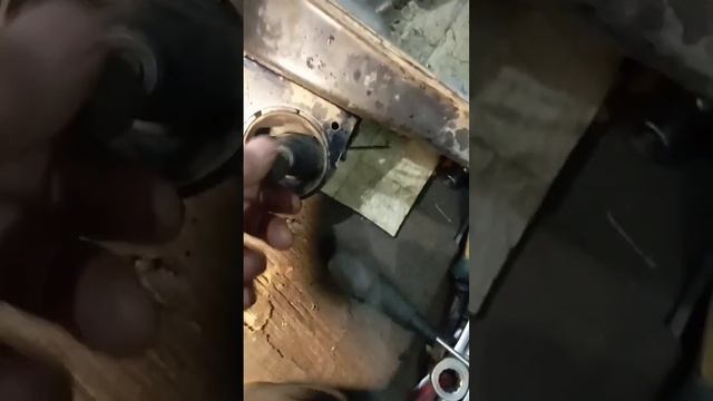 Как с эконосить на замене подушки двигателя смотреть онлайн