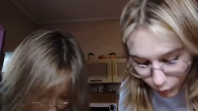 ПЕРВЫЙ РАЗ ПРОБУЕМ ТОКПОКИ смотреть онлайн