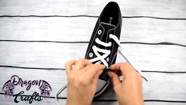 #1 awesome ways to tie your laces of the Shoes смотреть онлайн