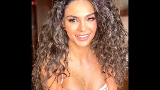 Как живет Эбру Шахин ( Ebru Sahin) и сколько она зарабатывает