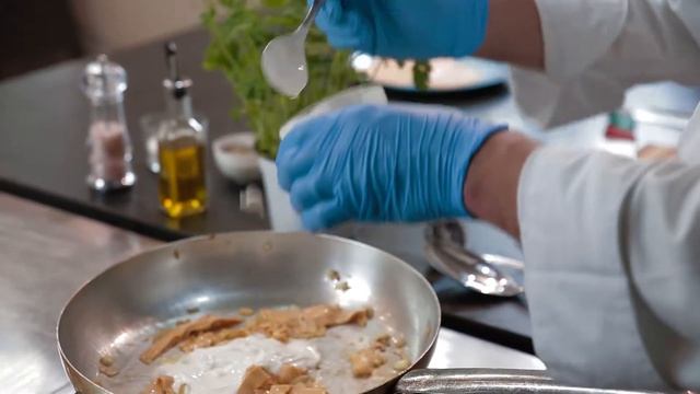 Farfalle al Cotto di Mare смотреть онлайн