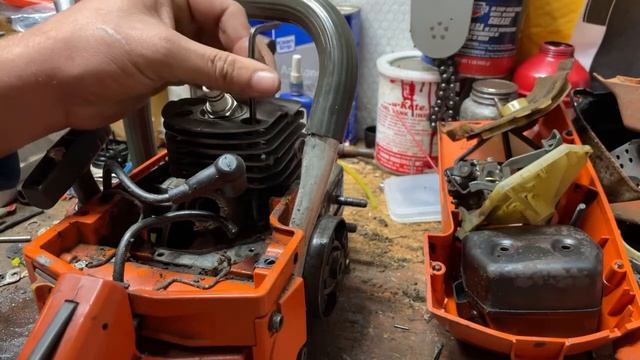Husqvarna 51 | 55 Closed Port Cylinder смотреть онлайн