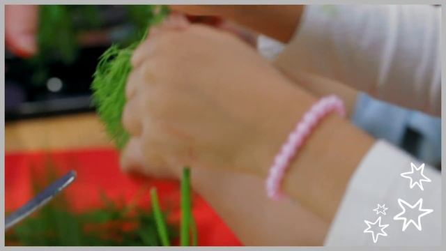 Готовим с папой | Булочка с творогом и авокадо | Family is... смотреть онлайн