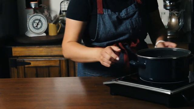 Strawberries and Cream over Polenta [Capsuni cu Smantana si Mamaliga] смотреть онлайн