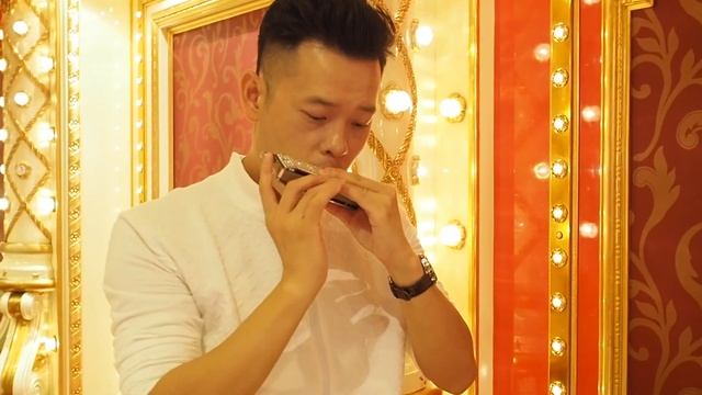 Somewhere Over The Rainbow (Aiden N Evelyn harmonica cover) смотреть онлайн