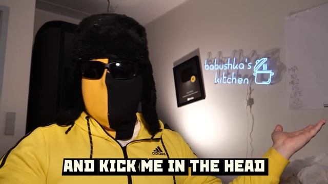 How I got mugged by the stupidest thief ever /// Stories from Eastern Bloc смотреть онлайн