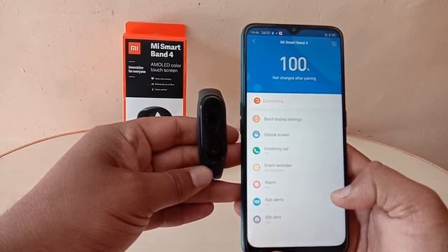 Xiaomi MI Smart Band 4 Unboxing and First Look in Hindi смотреть онлайн