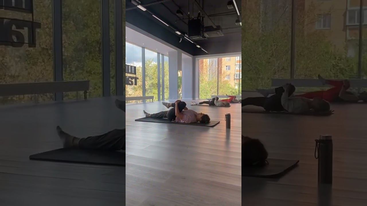 Атмосфера на утренних занятиях по стретчингу ❤️ | Morning classes atmosphere #dance #stretching смотреть онлайн
