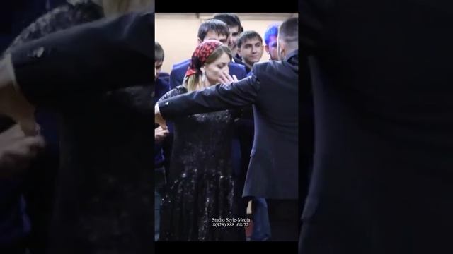 Красивый танец от Муслима ловзар смотреть онлайн