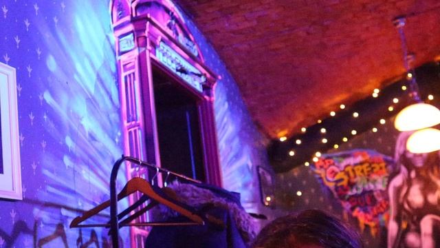 Решили гульнуть с Олегом в английском пабе после внезапной работы в церкви. Среда, 15 января 2025 г.