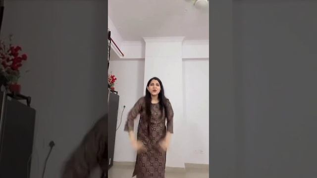 Beautiful Young Hot Girl Romantic Dance смотреть онлайн