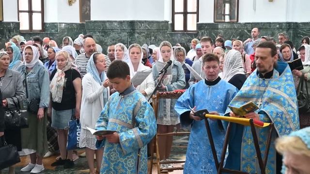 Молебен с акафистом Пресвятой Богородице в Благовещенском кафедральном соборе Йошкар-Олы 21 июня смотреть онлайн