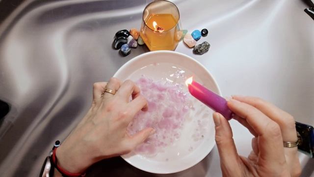 💗💗💗ЧТО ОН ДУМАЕТ О ТЕБЕ? ОТЛИВКА ГАДАНИЕ НА ВОСКЕ И СВЕЧЕ смотреть онлайн