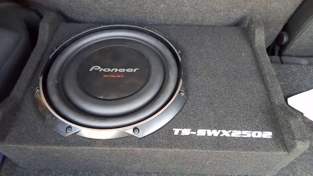 Pioneer TS SW2502S4 slim sub flexing @lee audio1 смотреть онлайн