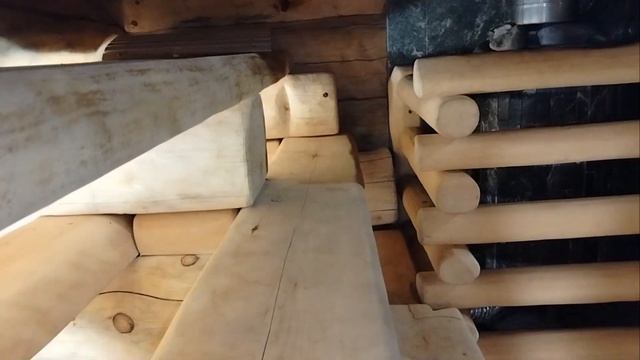 Кедровая баня на дровах с банным чаном на берегу Катуни