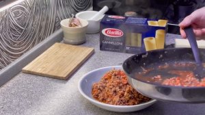 Рецепт Каннеллони с фаршем под сливочным соусом бешамель. Как приготовить каннеллони