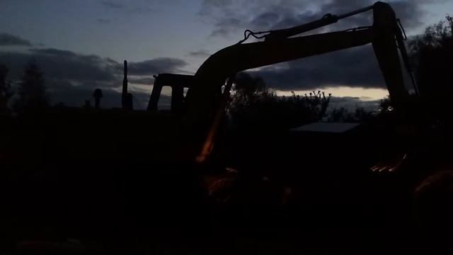 Катим камень экскаватором смотреть онлайн
