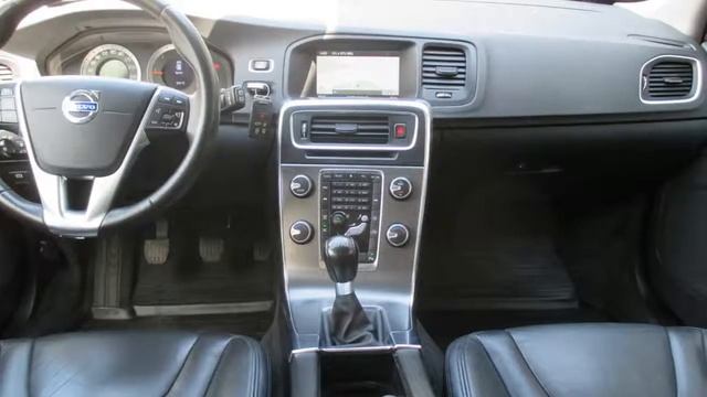 Volvo V60 2.0 D3 163 PK Momentum LEER NAVI PDC 17" LM смотреть онлайн