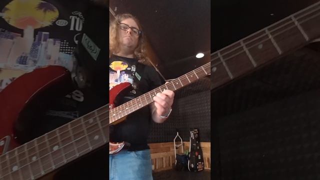 no one is paying attention at this gig so I'm just going to loop some chords and play some improv смотреть онлайн