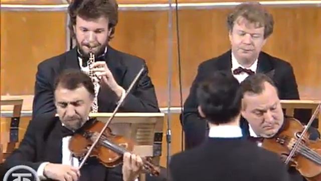 А. Шнитке. Сюита в старинном стиле. Играет оркестр Виртуозы Москвы п/у Владимира Спивакова смотреть онлайн