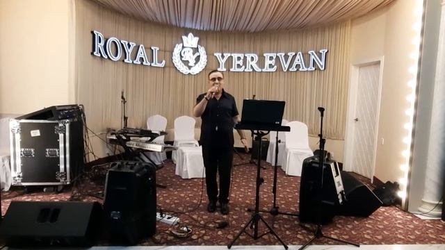 Rudolf Muradyan - Lusin es ampi takin смотреть онлайн