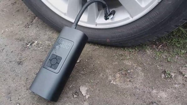 Аккумуляторный компрессор. Качаю колесо в реальном времени )