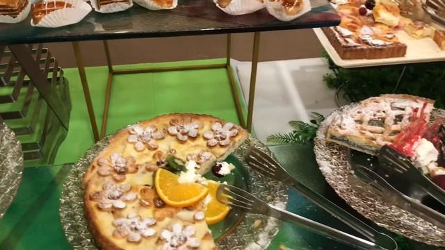 WHAT I DID IN A WEEK 🌞 | YUMMY FOOD 🍟🍔🍰🧁| FENDI 👜✨ смотреть онлайн