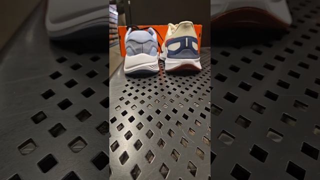 Nike Structure 24and 25 comparison #sneakers #running #runningmotivation #runningshoes #sneakerdeal смотреть онлайн