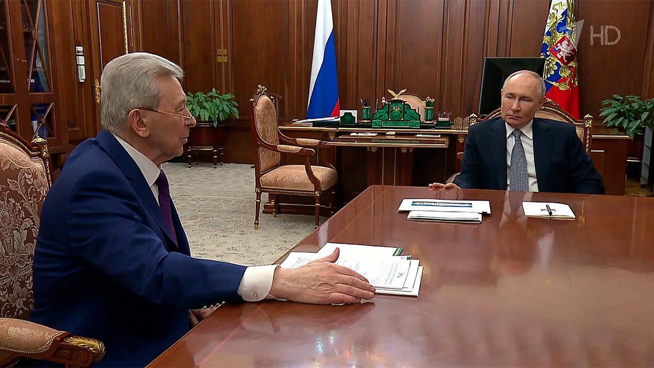 В год столетия Национального центра эндокринологии В. Путин встретился с академиком И. Дедовым. смотреть онлайн