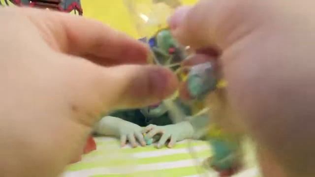 ЗОМБИ ЗИТИ Башня ужаса с часами распаковка игрушки ZOMBIE ZITY CLOCK TOWER OF HORROR смотреть онлайн