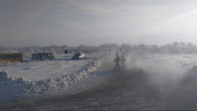 Мотокросс класс 500 старт.