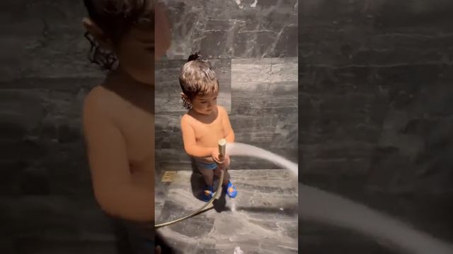 Miran in bathroom with dady смотреть онлайн