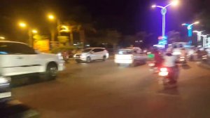 Как переходят дорогу в Нячанге (Вьетнам)