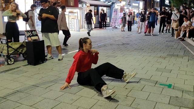 MONDAY. BLACK MIST. ALINA. BEAUTIFUL FANTASTIC HONGDAE BUSKING.