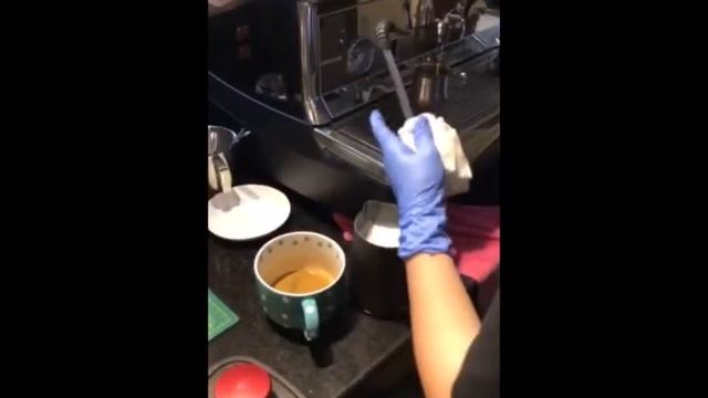 Hot Caffe Latte with Big Cup смотреть онлайн