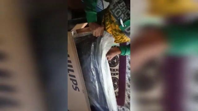 Unboxing of Philips 50 Inch ultra hd 4k TV смотреть онлайн