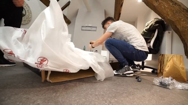 Building the Ultimate Office: Episode 1! смотреть онлайн