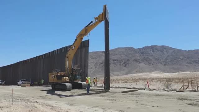 Строительство стены на границе с США и Мексики. смотреть онлайн