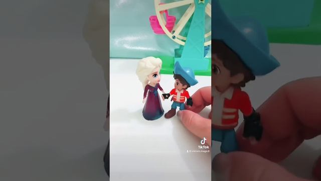 Elsa and Santiago You Will Have Fun with Bonnie Bones смотреть онлайн